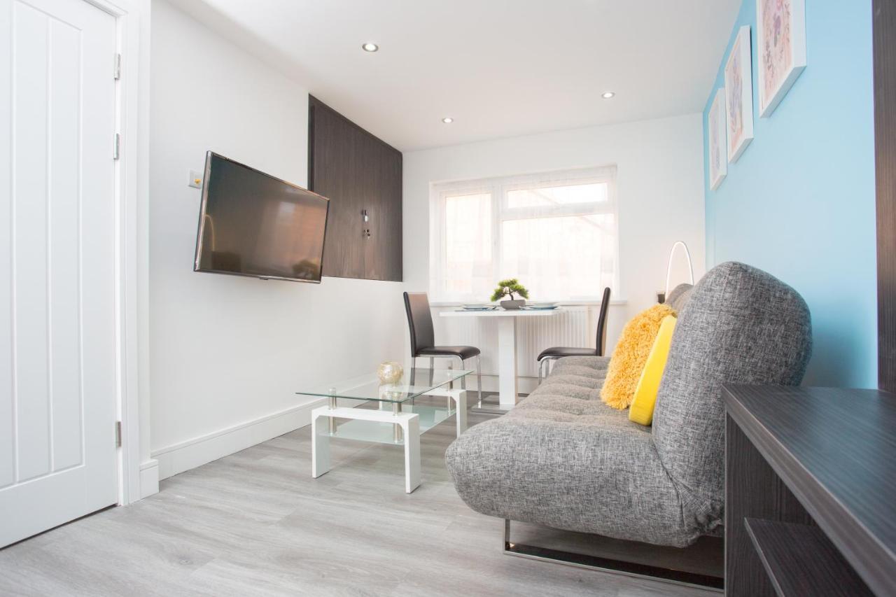 Legoland Heathrow Windsor Apartment Hotel Slough Exterior foto