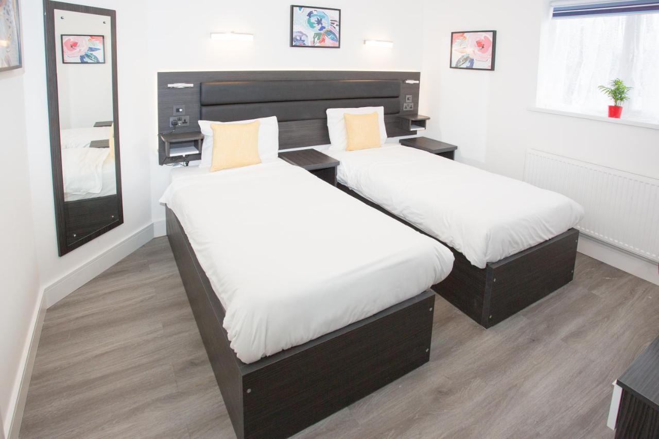 Legoland Heathrow Windsor Apartment Hotel Slough Exterior foto