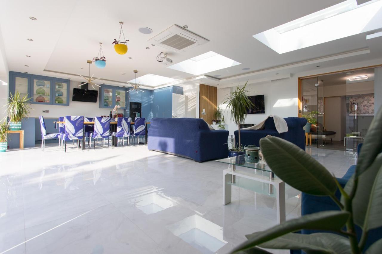 Legoland Heathrow Windsor Apartment Hotel Slough Exterior foto